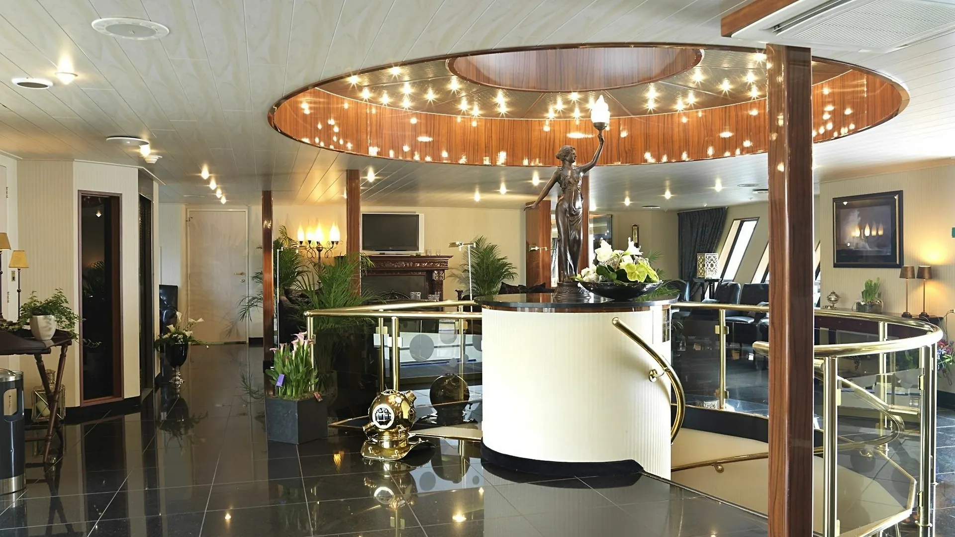 Crossgates Hotelship 3 Star - Messe - Duesseldorf contacts